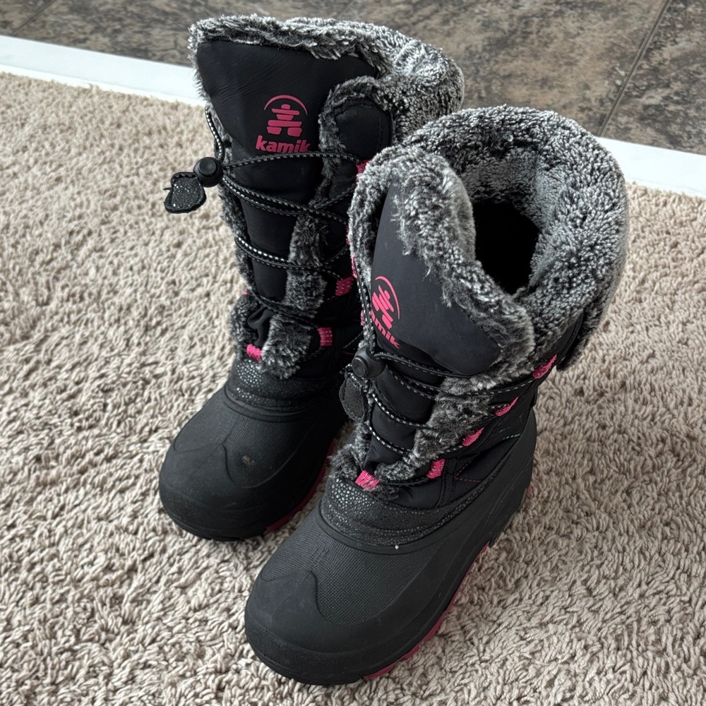 Kamik Kids Boots in Black with Pink Highlights